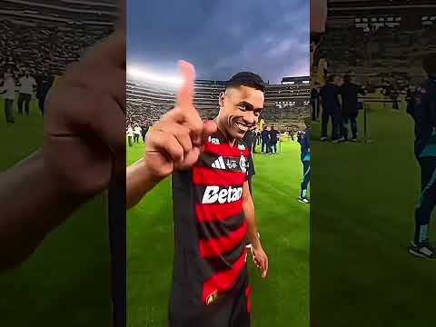 EMILLY VICK DANÇANDO MÚSICA DA COPA 🇧🇷 thumbnail