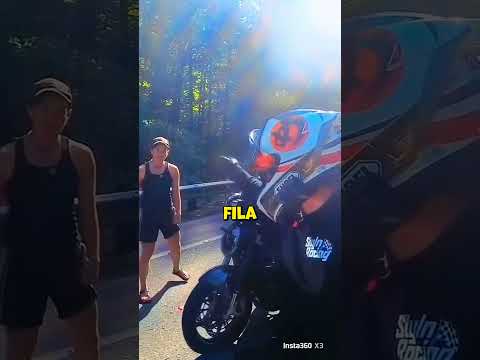 Un policía apoyó al motociclista en el conflicto? #bike #moto #bikelover thumbnail