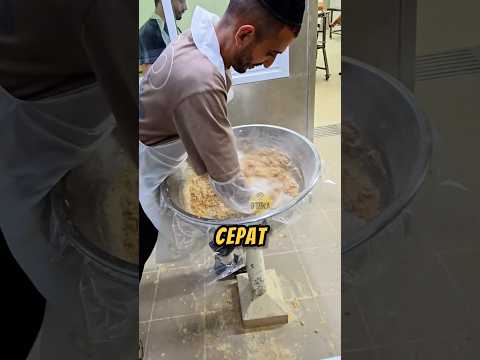 MIXER Tepung KALAH CEPAT Sama Cowok Ini❗😮#roti #ceritanyata #videoviral thumbnail
