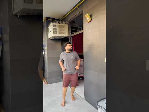 Gaurav ka chips lene ka style to dekho #gauravaroravlogs #youtubeshorts #shorts thumbnail