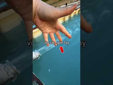 Chiếc hồ kỳ lạ bạn tuyệt đối không nên nhảy vào 😳 thumbnail