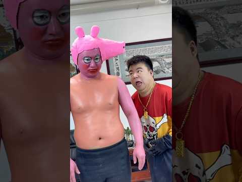 This little pig tattoo looks so realistic! thumbnail