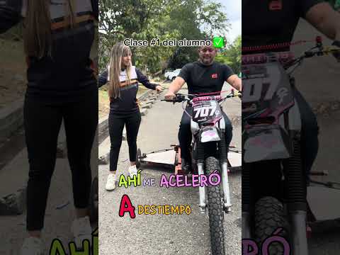 Clase #1 del alumno #stuntbike #automobile #humor #bikerchic #smartphone #comedia #stuntbike thumbnail