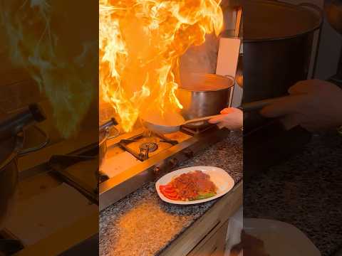 Dünyada Eşi Benzeri Görülmemiş Sucuk Döner thumbnail