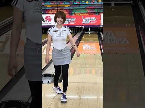 【ジャストエイトってやつ？】バイク女子ボウラーあいか?️?#bowling #shorts #shortvideo thumbnail
