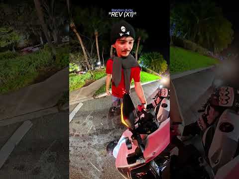 Biker Lets Random Dude Rev His Bike😳 thumbnail