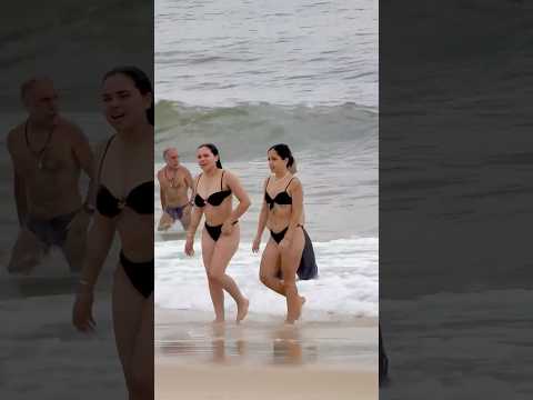 ?? Copacabana Beach A Beautiful Day thumbnail