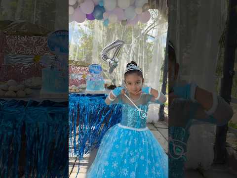 Elsa ❤️🌸🎈🥰 #funny #aboneolmayiunutmayin #keşfetbeniöneçıkar #kesfeteyyiz #shorst #elsalvador thumbnail