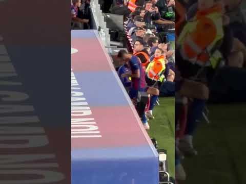 LEWANDOWSKI POŻEGNANY Z OWACJAMI NA CAMP NOU #shorts thumbnail