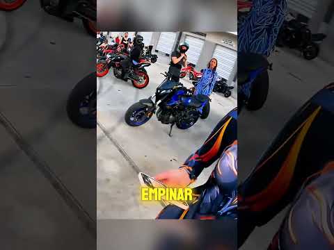Ele Seguiu Uma Motociclista Sem Saber Que Ia Parar Num Encontro De Super Motos. thumbnail