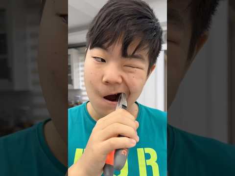 He pulled out his own tooth to get money. ?? LeoNata family thumbnail