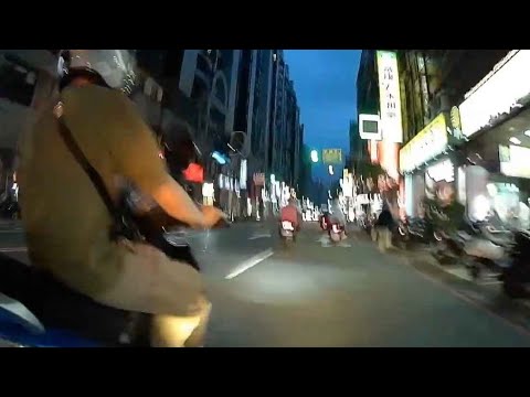 【車禍影片】這樣誰責任比較大 thumbnail