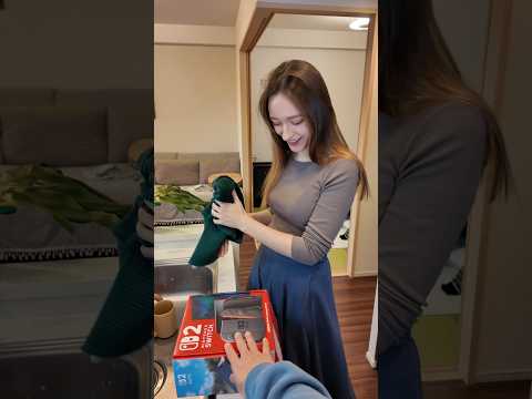 嫁のプレゼント #夫婦 #couple thumbnail