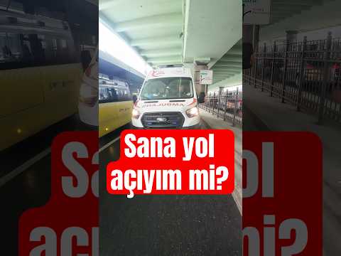 Trafikte ilerlemekte zorluk çeken ambulansa yol açtım #kurye #motovlo #motovlog thumbnail