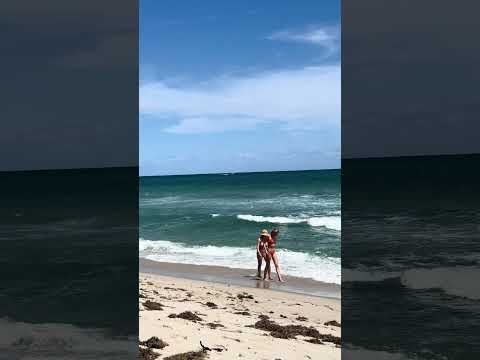 🇺🇸 Nice day at Miami beach thumbnail