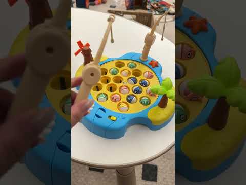 The baby's playing with this toy ? thumbnail