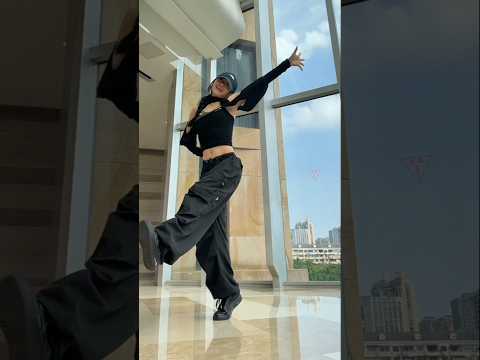 LE SSERAFIM (르세라핌) - BOOMPALA | Dance Cover thumbnail