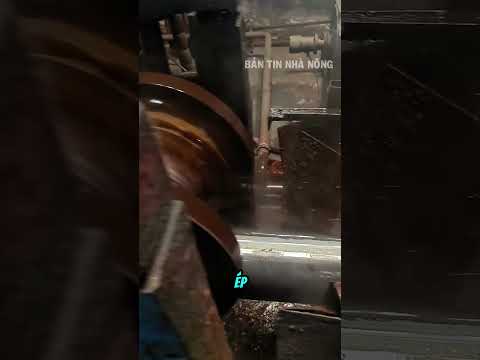 Cách người ta biến lá thép thành ống thép chỉ trong vài phút thumbnail