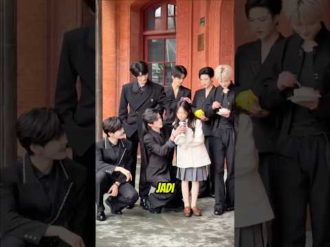 Anak gadis ini punya 6 kakak yang ganteng banget 😍 #shortviral thumbnail