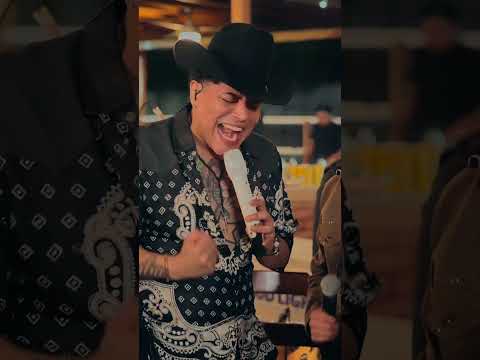 Grupo Firme, Banda Fugitiva de Mike Miramontes - Dile #Shorts thumbnail