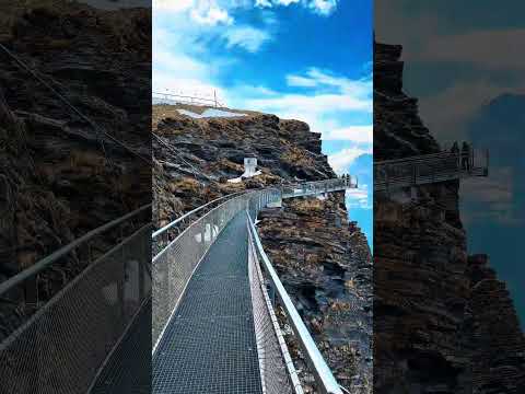 منظر تاريخي 🏔️ thumbnail