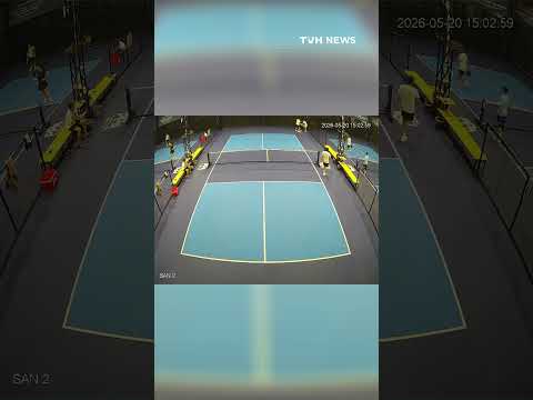 Độc lạ Pickleball: Đánh hỏng bóng, người đàn ông quay ra tương tácvật lý đối thủ. thumbnail