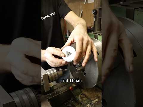 Làm Sao Để Khoan Được Lỗ Hình Tam Giác? 🧐 | Đế Vương Công Nghệ thumbnail