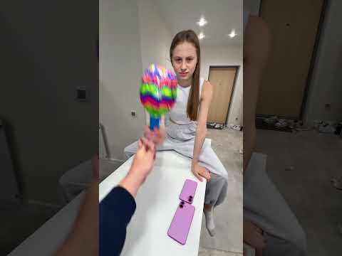 A huge lollipop and four pink phone cat mode😹💕 thumbnail