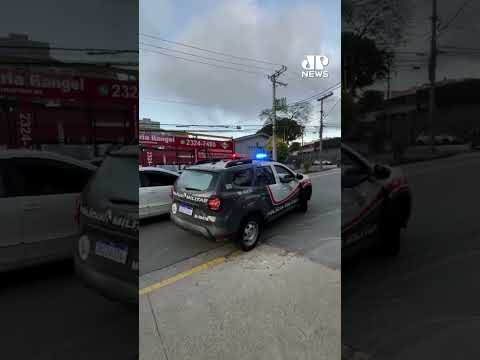 Mulher é baleada e homem é preso após discussão de trânsito em SP #shorts thumbnail