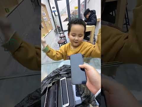 دخل الولد الى المحل و معه 20 جوال داخل كيس !! ايش القصة !! #shorts thumbnail