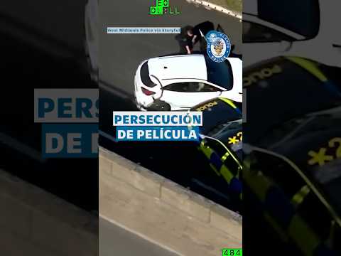 Con intensa persecución, policías embisten a conductor que huía armado #shorts thumbnail