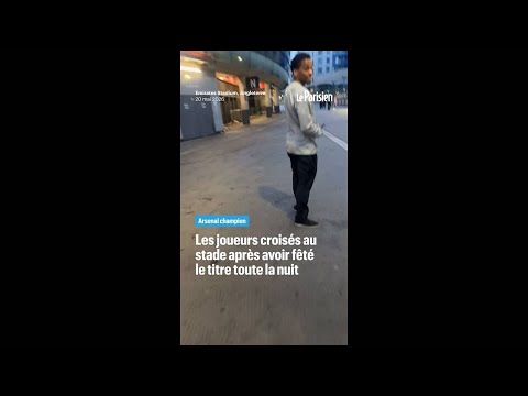 Des joueurs d'Arsenal ont fêté leur titre jusqu'au bout de la nuit thumbnail