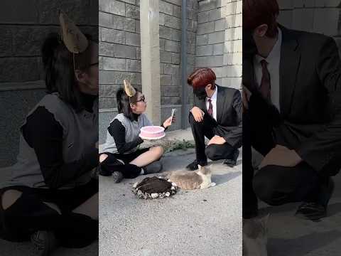 RICH guy vs POOR girl - birthday surprise 😱🎂 thumbnail