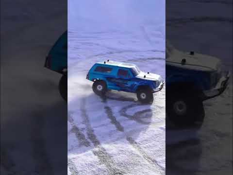 BRONCO TRAXXAS SLASH RC Truck Growls at WINTER thumbnail