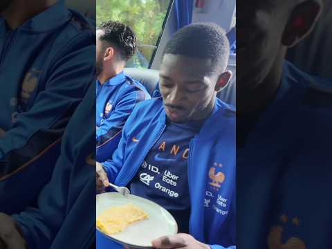 Ousmane et son omelette dans le bus 🍽️🤣 thumbnail