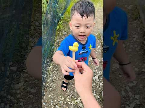 kakek buat es krim stik bebek ! thumbnail