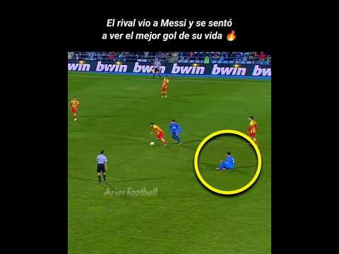 Se Sentó a Ver el Golazo de Messi ?? thumbnail