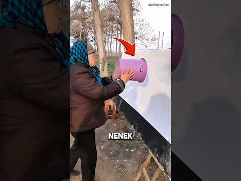 Lihat Karya Seni Nenek Berusia 90 Tahun Ini! 😱 thumbnail