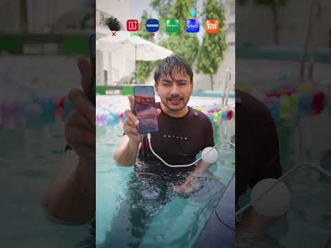 क्या ₹5 lakh का Phone 📱pani के अंदर 💧Charge होगा?! 😱 #shorts thumbnail