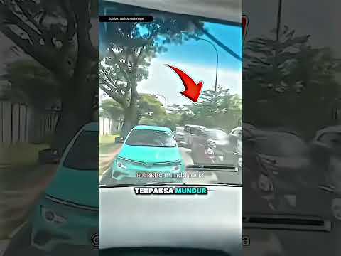 Salah Ambil Jalur! Taksi Ini Akhirnya Mundur Panjang Karena Jalan Macet‼️ thumbnail