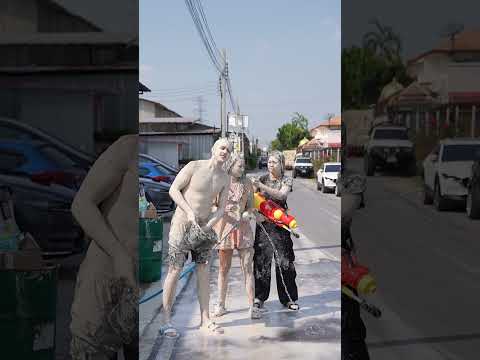 เล่นน้ำกันมั้ย รออยู่นานแล้วเนี่ยยยย! thumbnail