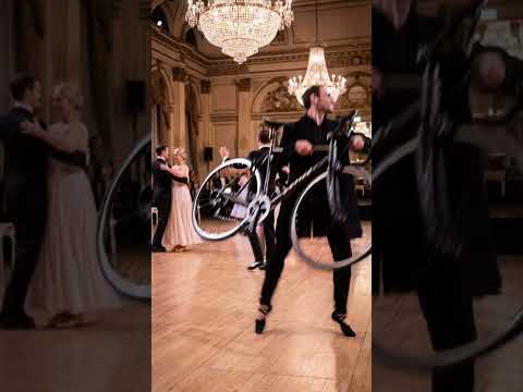 Accidentally invents a new dance style 😂 thumbnail