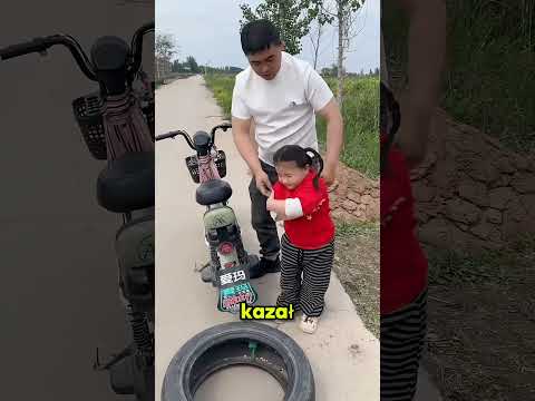 **„Chłopiec i sprytny plan ze skuterem 😄🛵”** thumbnail