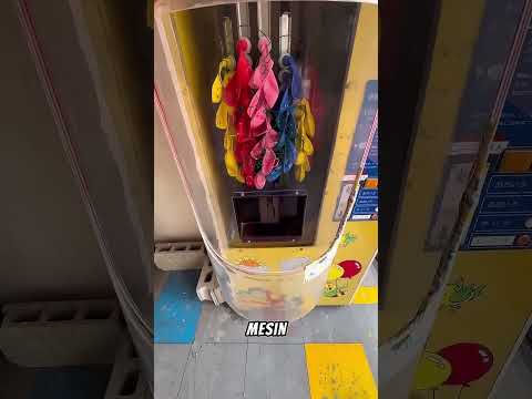 🎈 Pria Ini Kaget Saat Mesin Mengeluarkan Balon yang Salah #shortsviral thumbnail