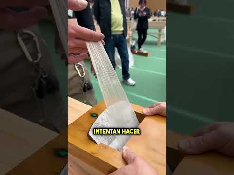 Hizo la lámina de madera MÁS DELGADA del mundo 😱🪵 #shorts thumbnail