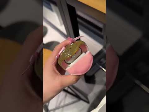 Is this a frog or airpods case. Can you tell?? thumbnail