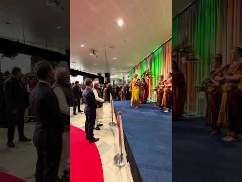 Swedish artist greets PM Modi with Mahatma Gandhi’s favourite bhajan thumbnail