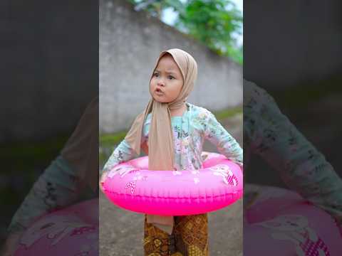 Emak bawa pelampung #nabeldanmama #emakkiti thumbnail