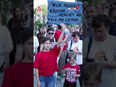 Tiran'da protestolar büyüyor! 'Arnavutluk satılık değildir' sloganları yükseldi! #shorts thumbnail