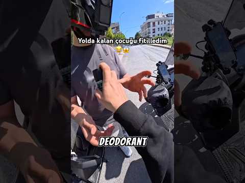 Yolda kalan çocuğu fitilledim 😂😱 #shorts #viral #keşfet #motovlog #kurye #reels #tiktok #fyp thumbnail
